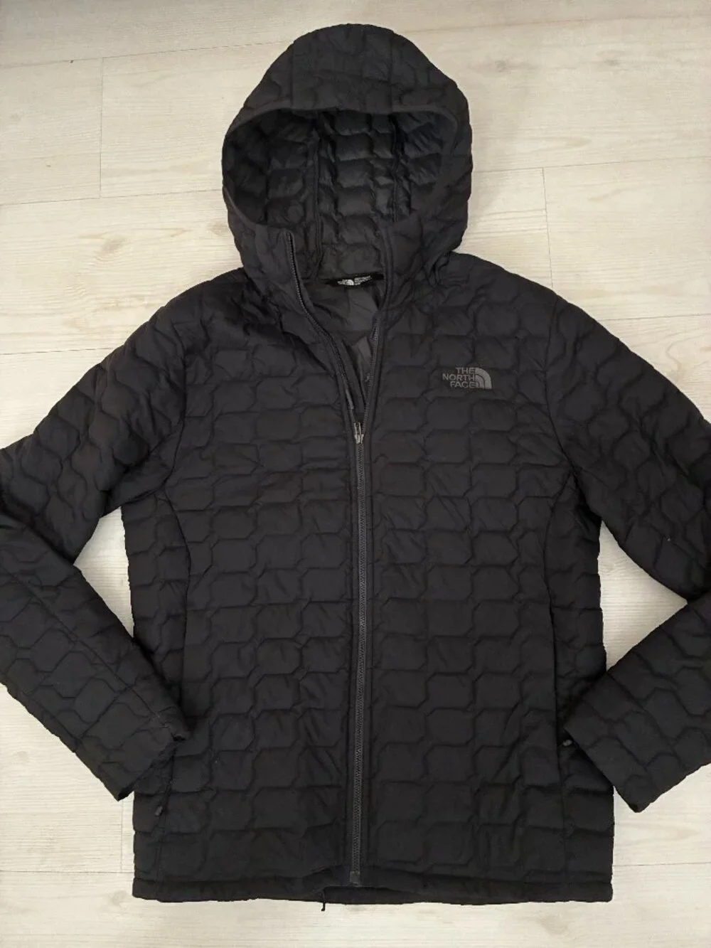 The North Face Men's ThermoBall Hooded Insulated Jacket Matte Black Size M